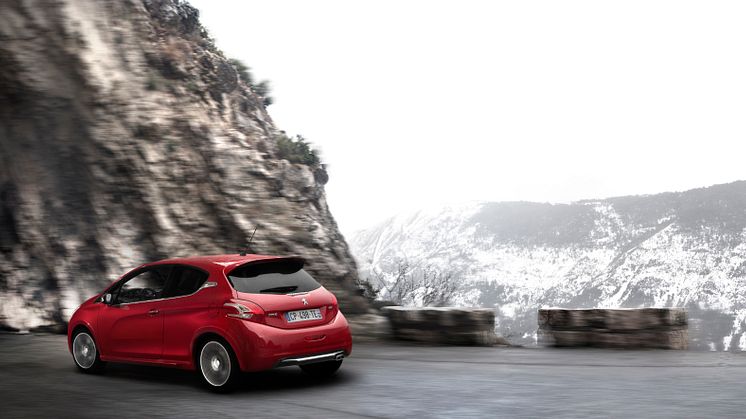 Sverigepremiär för Peugeot 208 GTi - komprimerad körglädje