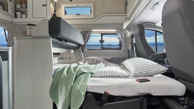 2019Ford_TransitCustomNugget_6