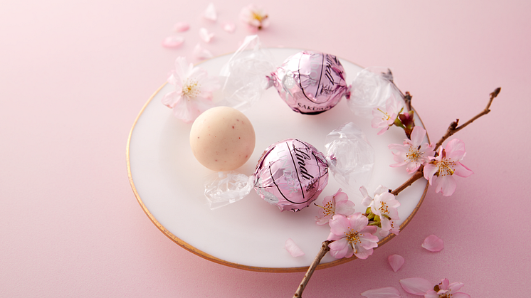 NYHET 2024_Lindt LINDOR Sakura_körsbärsblom.png