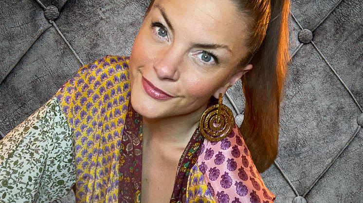 Maria Rodhe fick rådet att inte tala om sin ålder. På midsommar släpper hon singeln ”Older”.