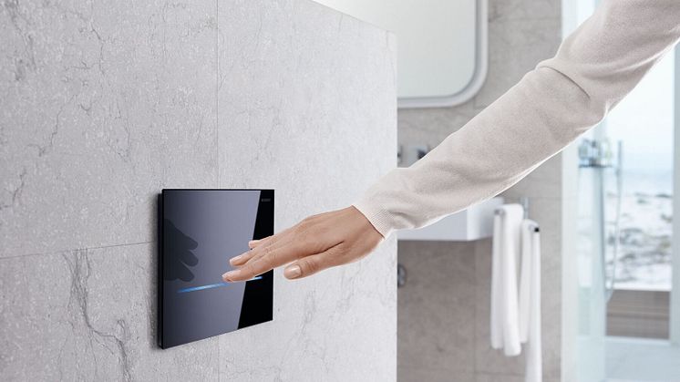 2014_Bathroom_1_C2_Sigma80_black_with_hand_Big_Size_1