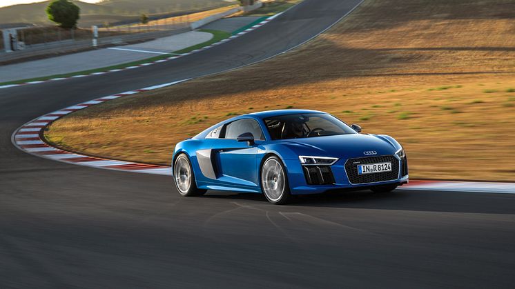 Audi R8 V10 front