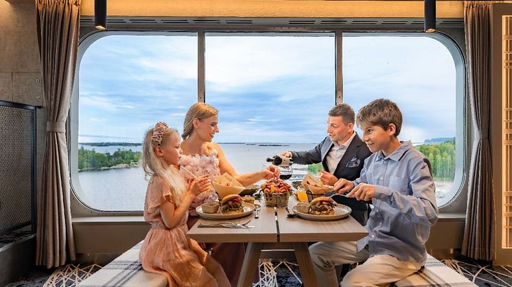 Allt fler passagerare reser med Finnlines fartyg