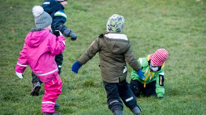 2023-års enkät till vårdnadshavare i Kungsbackas förskolor visar att nästan alla vårdnadshavarna ger högsta betyg, 4 eller 5, när det gäller frågor som handlar om trygghet, trivsel, lek, utveckling och lärande.