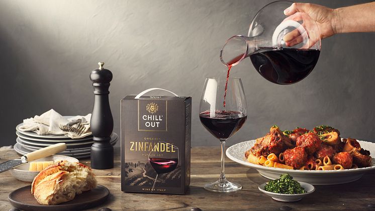 I dagarna lanserades ett för många efterlängtat vin gjort på den populära druvan zinfandel; CHILL OUT Zinfandel Organic, det senaste tillskottet i CHILL OUT- familjen.
