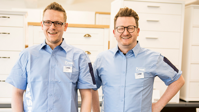 Butikksjef Ole Anders Eidsør og Distriktssjef i Nord-Vest Andre Skåre