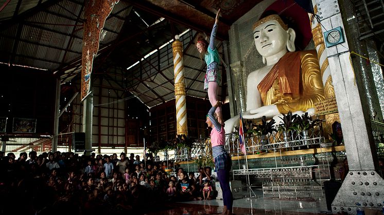 Myanmar_1_Alex Hinchcliffe.jpg