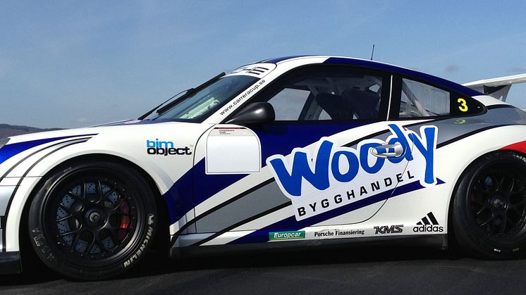 Woody Bygghandel huvudsponsor till Ola Nilsson i Porsche Carrera Cup 2013
