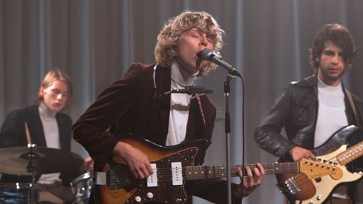 Hvitmalt Gjerde/Beatles c  Egon Endrényi - Storm Rosenberg AS