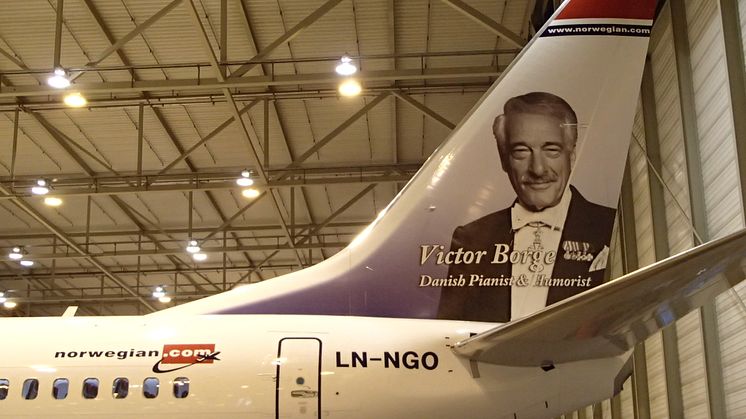 Norwegians LN-NGO med Victor Borge