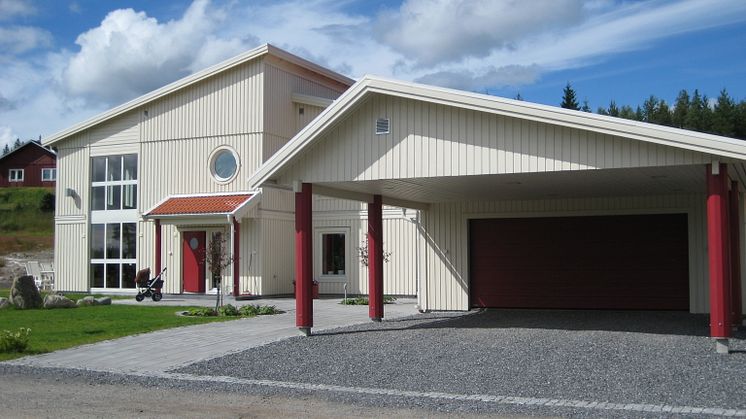 Garage med carport