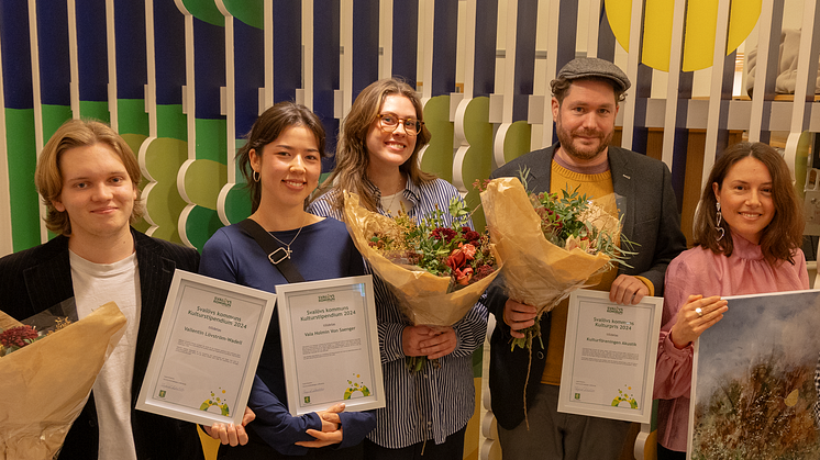 Från vänster i bild: Kulturstipendiaterna Vallentin Lövström-Wadell, Vala Holmin Von Saenger med sin medproducent Selma Sigfrid samt Mark Lowery och Maria Fridman Welin, från Kulturföreningen Akustik.