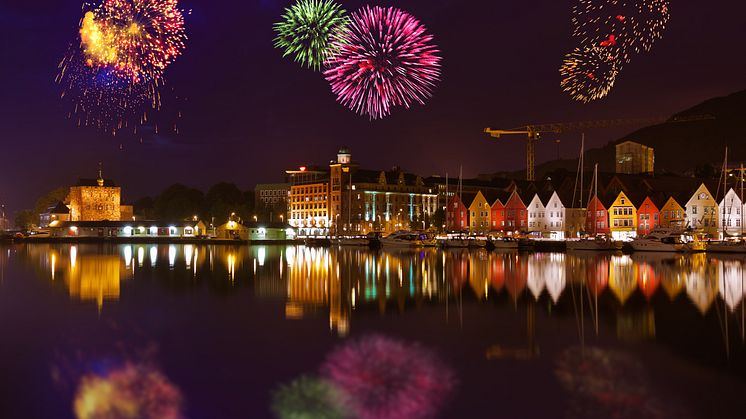 Fyrverkeri over Bergen. Illustrasjonsfoto: Colourbox