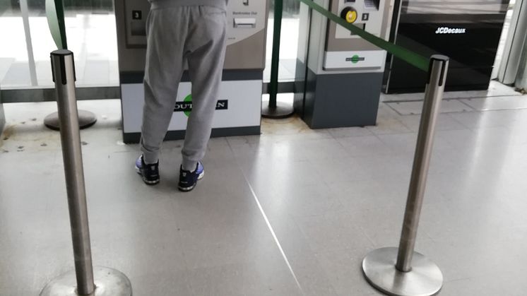 Social distancing at East Croydon station - ticket machines