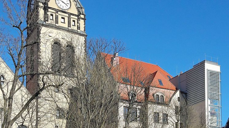 Blick vom Karl-Heine-Kanal zum Integrationshotel Philippus