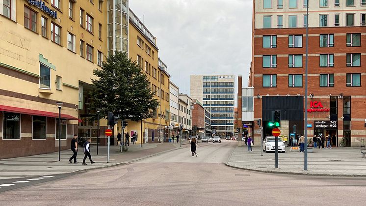 Gångbro riven Kopparbergsvägen-riven_Foto Björn Westerholm.jpg