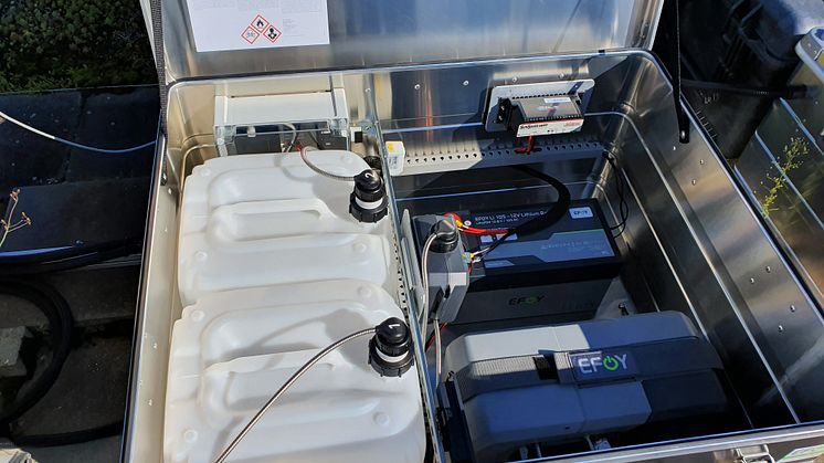 EFOY Pro_Installation in EFO ProCube.jpg