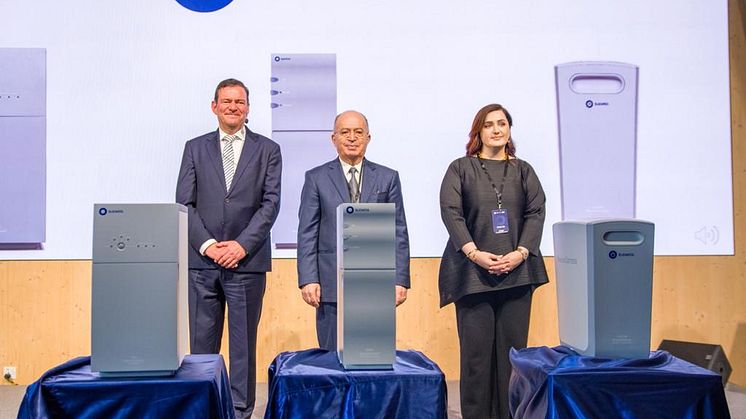 Bluewater founder and CEO Bengt Rittr, NIA founder and chairman Mr. M.T.H Nia, and NIA Chief Transformation Officer, Haleh Nia, unveil Bluewater's market leading water purifiers at Dubai launch