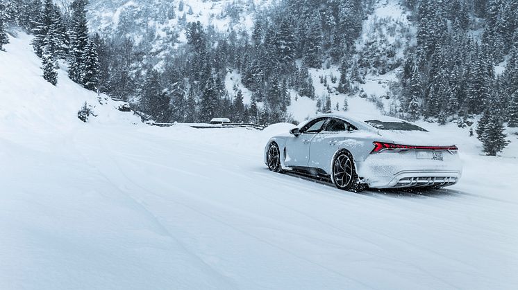 Audi e-tron GT quattro (Suzukagrå)