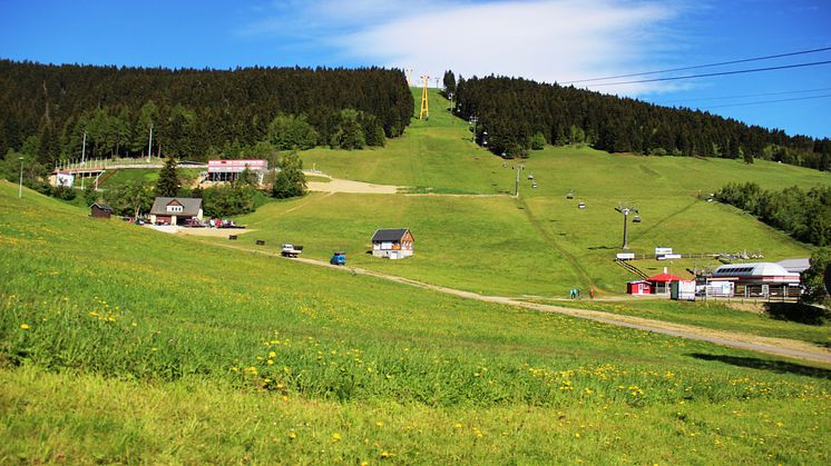 verschieden Kurterrainwege laden rund um Oberwiesenthal ein