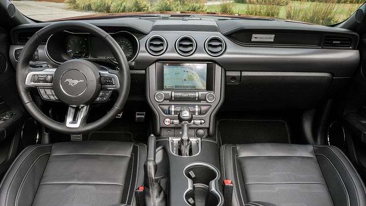 FORD MUSTANG 2017 (16)