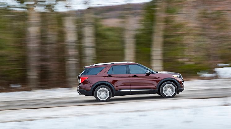 6-Ford-Explorer-Platinum