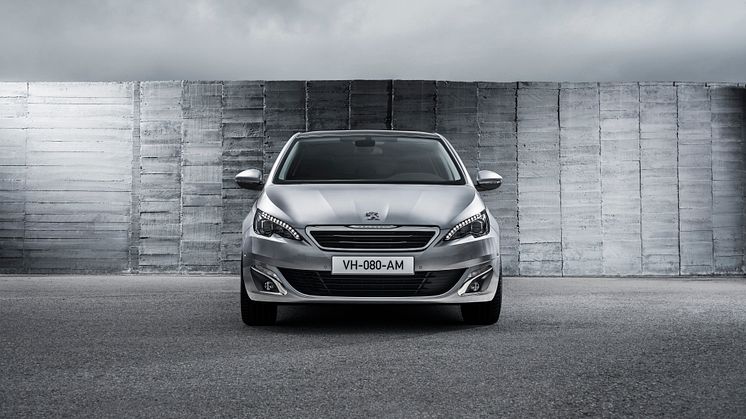 Den eleganta fronten på nya Peugeot 308
