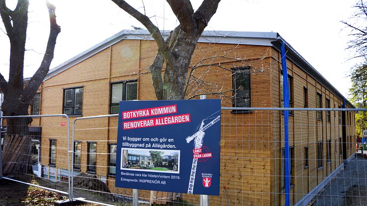 Allégården i Botkyrka är ett vård- och omsorgsboende beläget i ett lugnt villakvarter ett stenkast från Tumba centrum.  Bild: Peter Nordahl