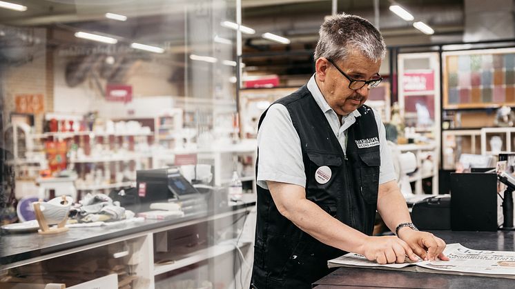 Dra inte undan mattan för second hands ideella aktörer