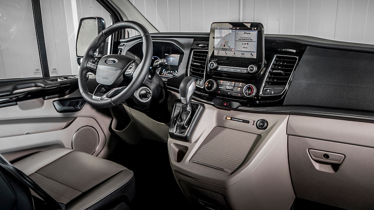 Tourneo_Custom_PHEV_047