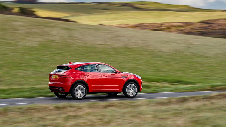 Fem stjerner til Jaguar E-PACE