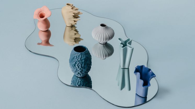 In neuen Farben: Mini Vasen treffen auf großes Design