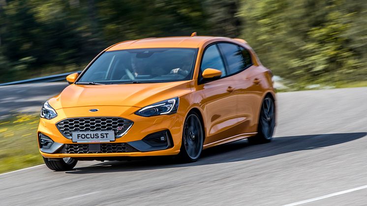 FORD_2019_FOCUS_ST_16