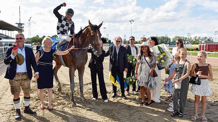 Massivt jubel när Ayani triumferade i Svenskt Derby