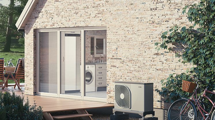 Nya luft/vattenvärmepumpen har energibesparande smart teknik och använder ett klimatvänligt köldmedium för mindre påverkan på naturen.