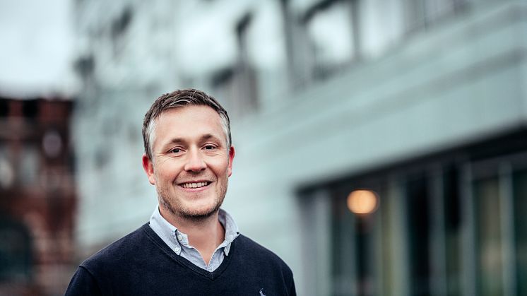 Liggande: Viktor Sandgren