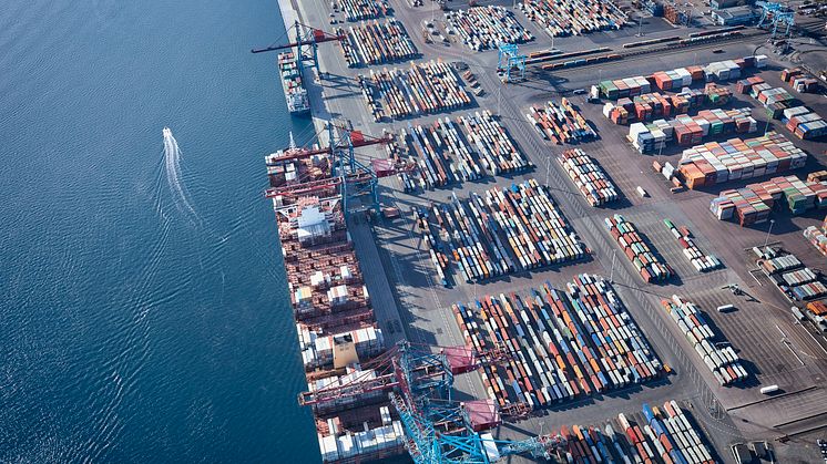 The new "Green Gothenburg Gateway"-initiative launched by APM Terminals Gothenburg will make the container terminal at the Port of Gothenburg fossil-free by 2020. Photo: Gothenburg Port Authority.