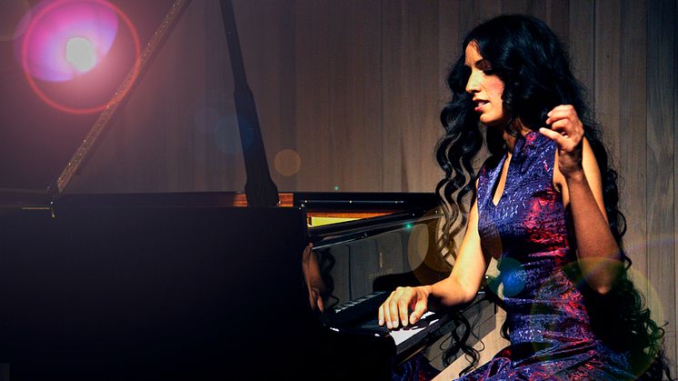 Zoe Rahman är nästa gäst i serien Med flygeln i centrum på Palladium Malmö 24 april. Foto©Ilze Kitshoff