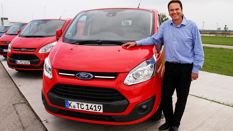 Transit Custom ECOnetic - beste drivstoffiøkonomi i sin klasse. Fords nye 1-tonns varebil forbruker drivstoff som en personbil. 