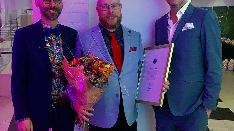 Innovationspristagare Henrik Karlström, HLR Skåne flankerad av Niclas Persnil, business designer Krinova och Christian Nyhlen, VD Krinova