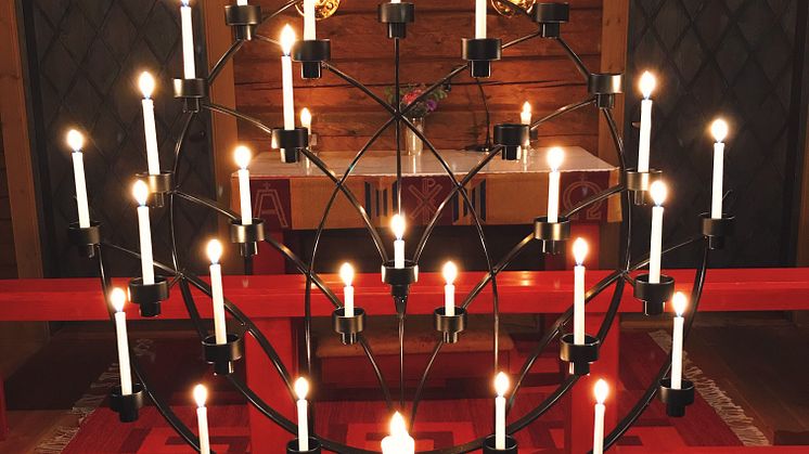 Jokkmokks gamla kyrka - ljus