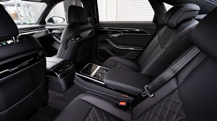 Audi A8 TFSI e (Plasmablå)