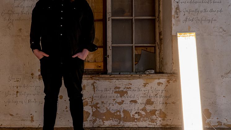 NY SINGEL. Martin Almgren sjunger om giftig relation i "Change"