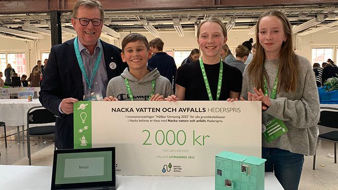 Nacka vatten och avfalls hederspris i innovationstävlingen Hållbar utmaning går till Sigfridsborgskolan, åk 6 grön.