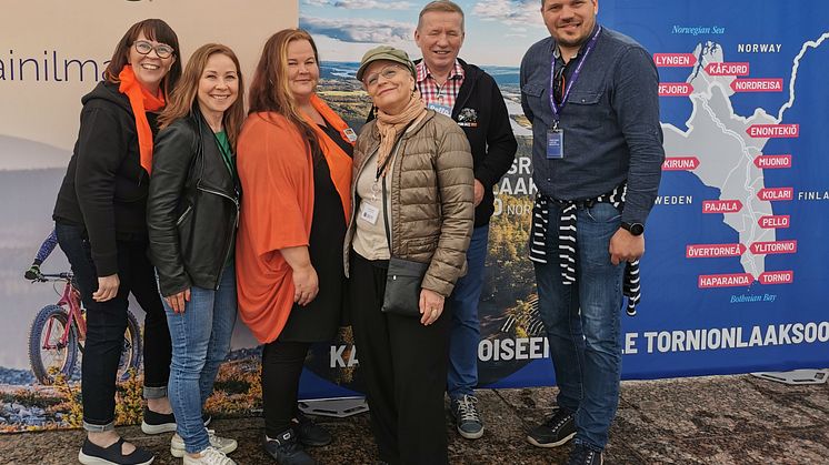Perjantaina osastolla olivat Eija Hiukka Lappia, Tuula Ajanki Tornionlaakson neuvosto, Virpi Lilja Lappia, Pia Suonvieri ja Eero Ylitalo Tornionlaakson neuvosto sekä Veli-Matti Hettula Tunturi-Lapin Kehitys ry.