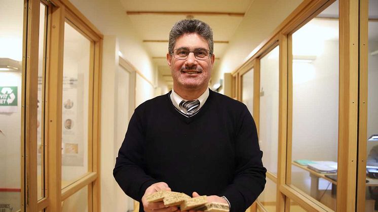 Mahmood Hameeds spånplattor är tillverkade av träavfall som slängs på NSR.
