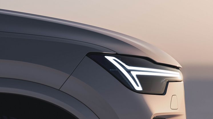 New_Volvo_XC90_Exteriors.jpg
