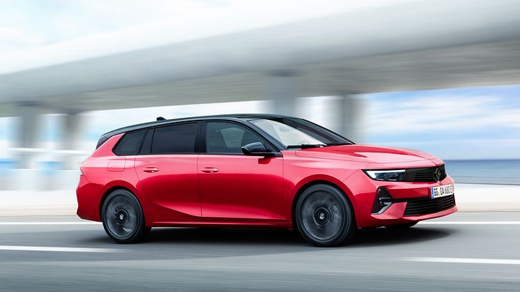 09_opel_astra_sports_tourer_electric_520672-6386f96397853