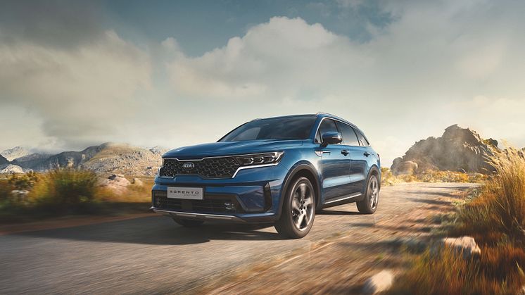 Kia Sorento PHEV-cmyk-3600x2400-front-drive