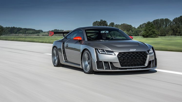 Audi TT clubsport turbo grey front right side dynamic